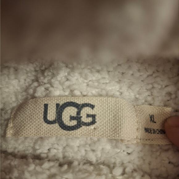 UGG Cream Fluffy Turtleneck Sweater - Size XL - Picture 2 of 6